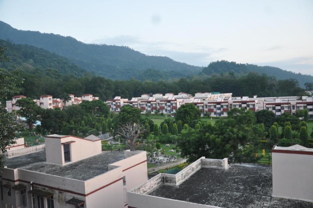 Hotel Nirvana Palace Rishikesh Exterior photo